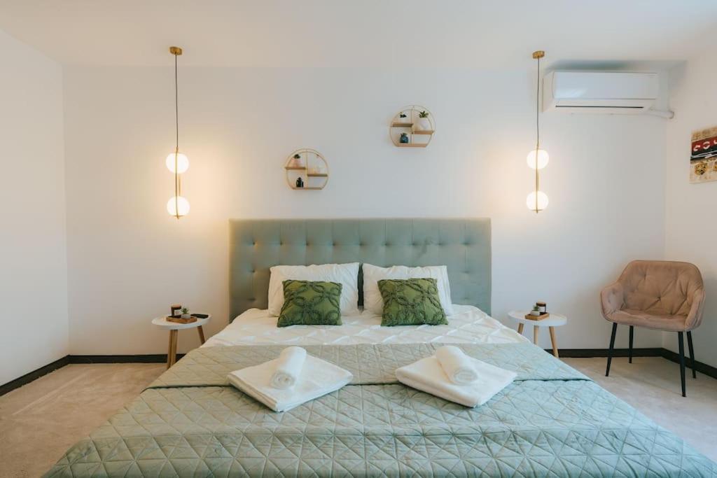 Therme - Corbeanca By The Lake Luxury Villa Esterno foto