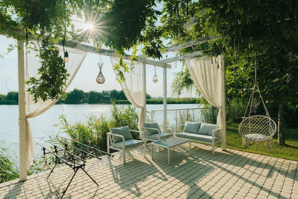 Therme - Corbeanca By The Lake Luxury Villa Esterno foto