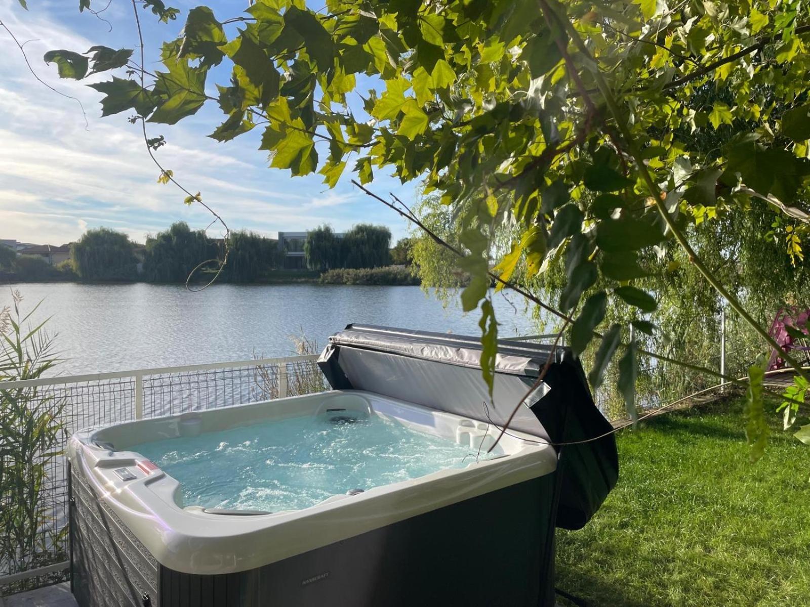 Therme - Corbeanca By The Lake Luxury Villa Esterno foto